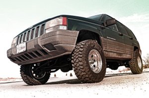 Jeep Grand Cherokee Suspension Lift Kit - Rough Country - 3.5 Inch N3-Series - '93-'98